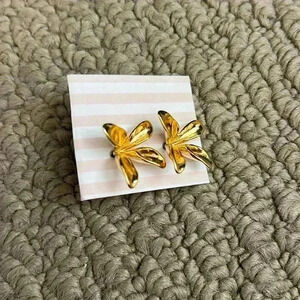 Flower gold earrings
